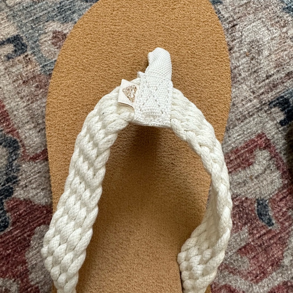 Roxy flip flops